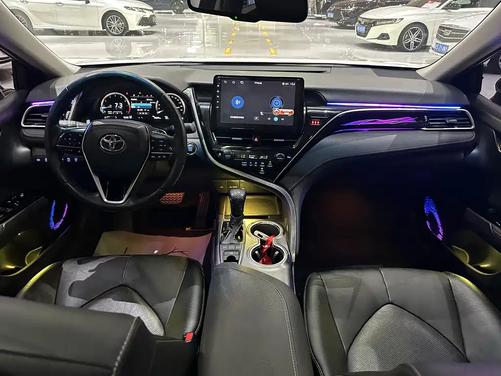 Toyota Camry — миниатюра 8