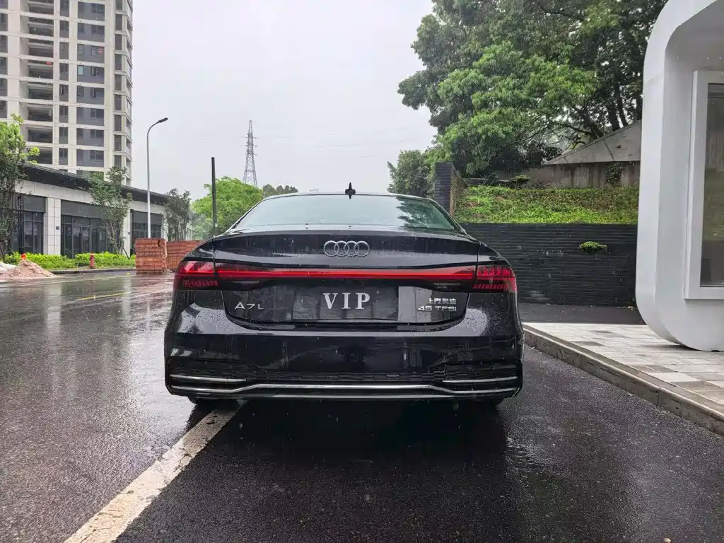 Audi A7L 2024 45TFSI S-line