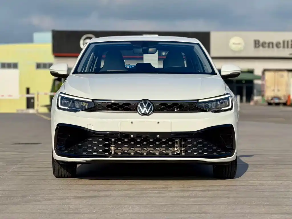 Volkswagen Lavida — миниатюра 2