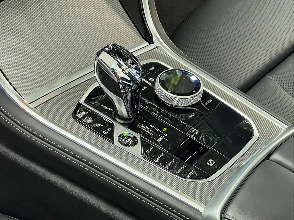 BMW 8 Series — миниатюра 18