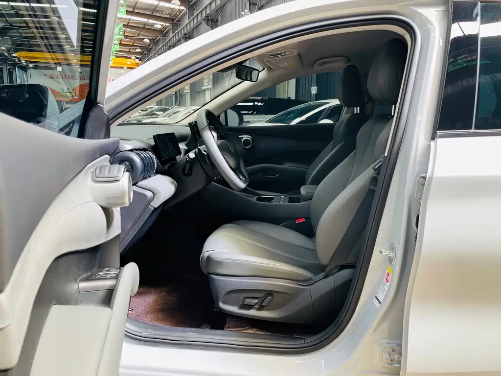 BYD Yuan Plus — миниатюра 23