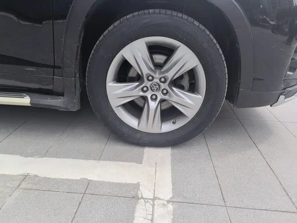 Toyota Highlander — миниатюра 8
