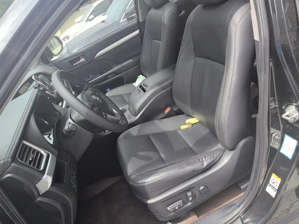 Toyota Highlander — миниатюра 16