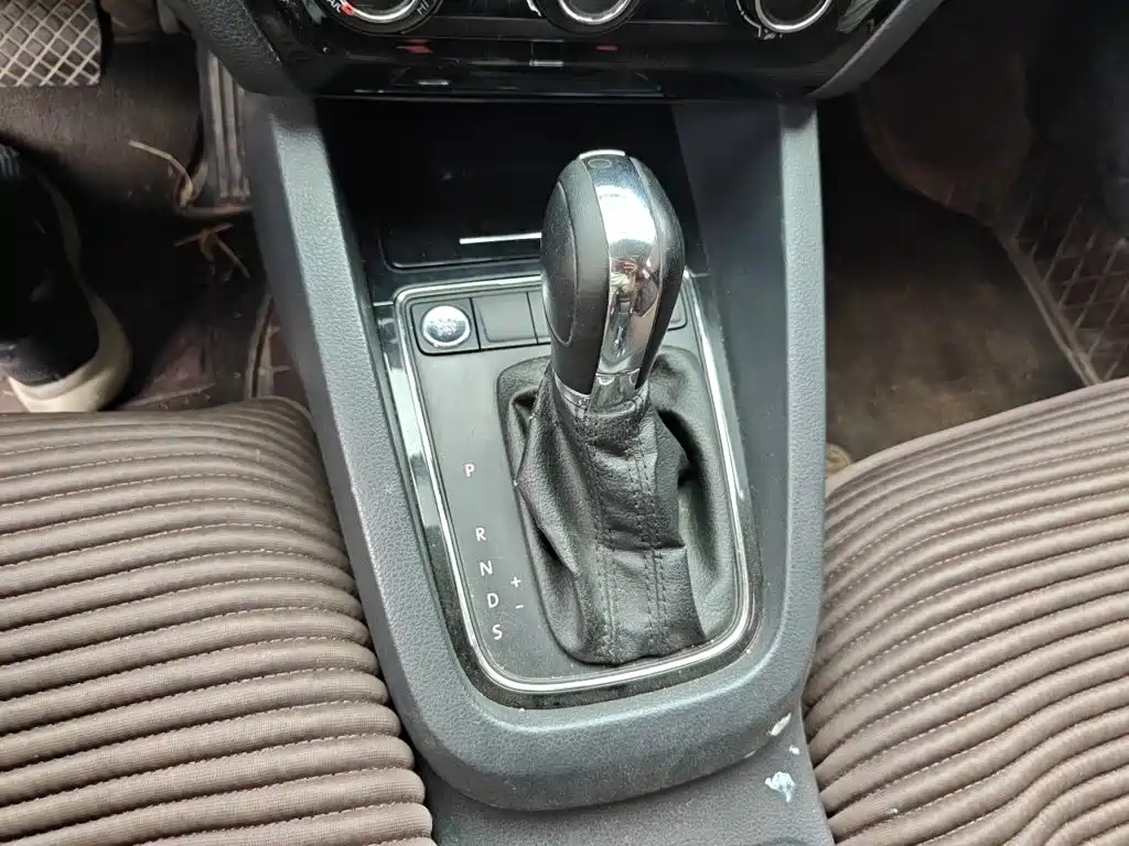 Volkswagen Sagitar — миниатюра 10