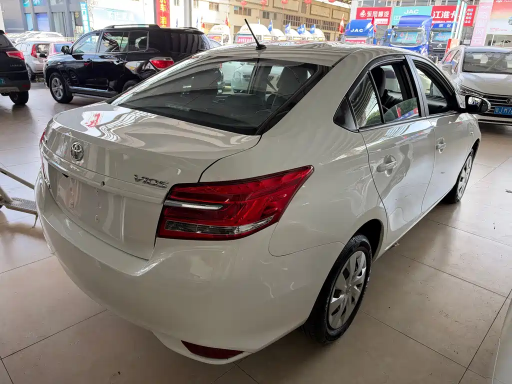 Toyota Vios — миниатюра 7