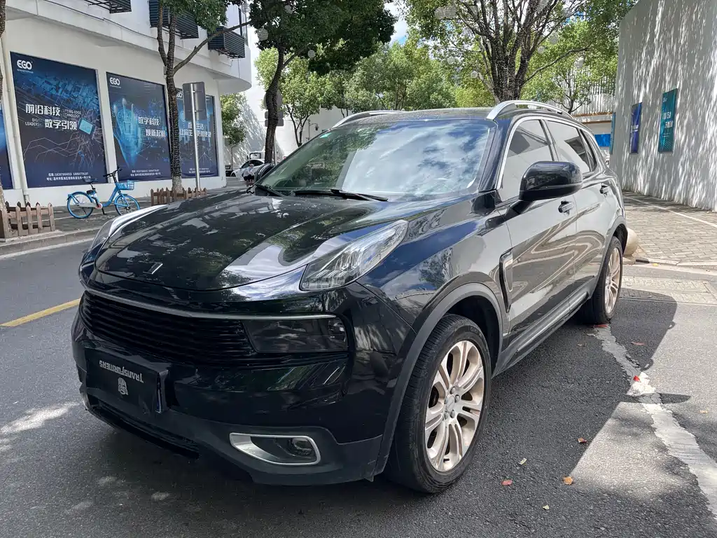 Купить Lynk & Co 01