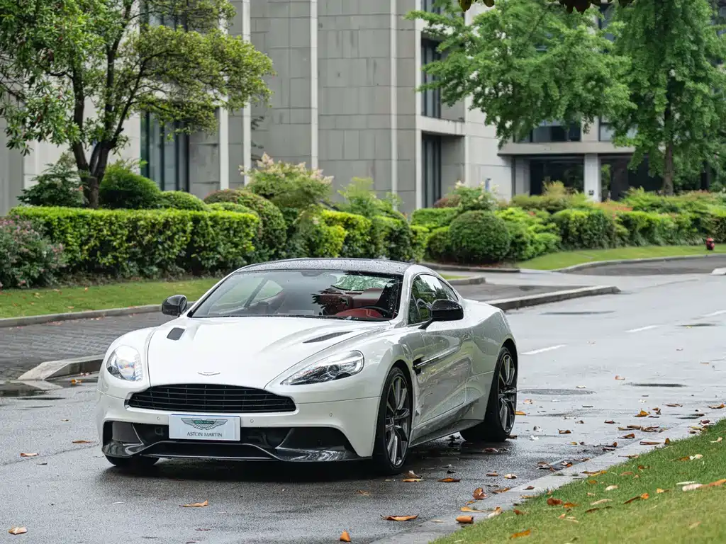 Aston Martin Vanquish — миниатюра 2