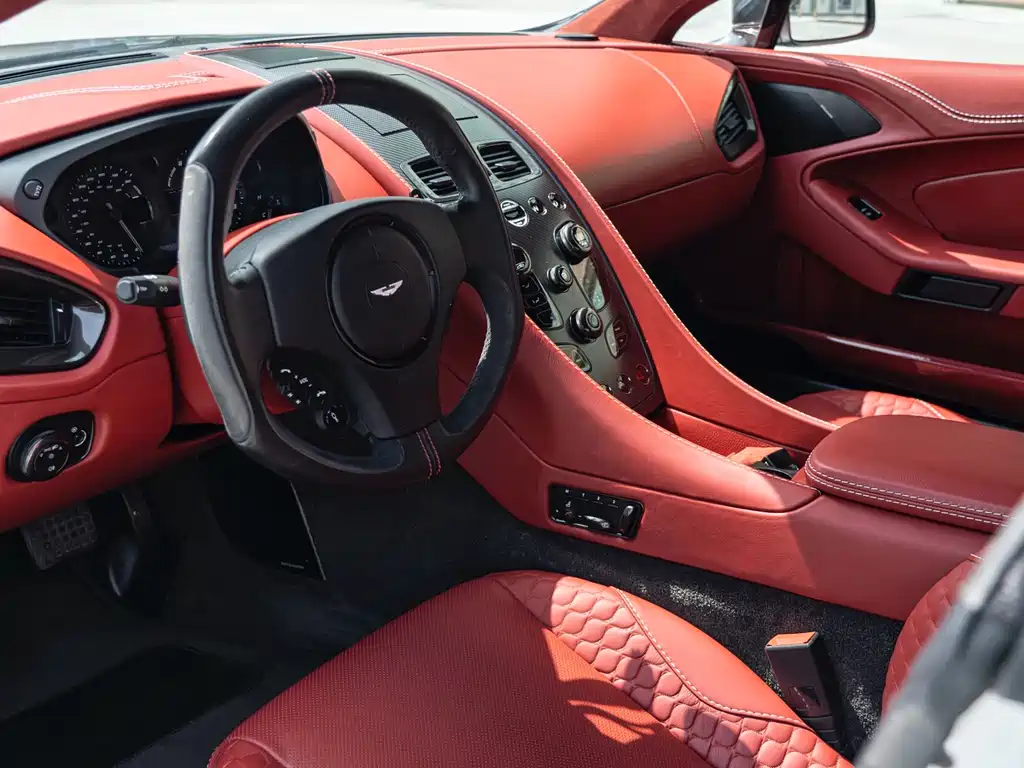 Aston Martin Vanquish — миниатюра 13