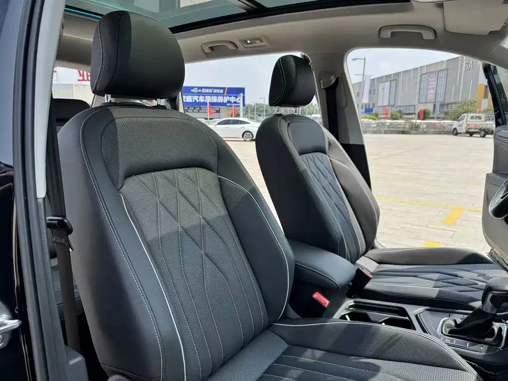 Volkswagen Tiguan L — миниатюра 31