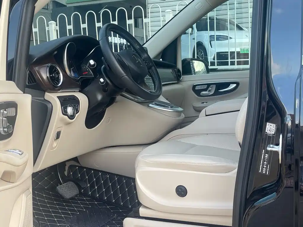 Mercedes-Benz V-Class — миниатюра 8