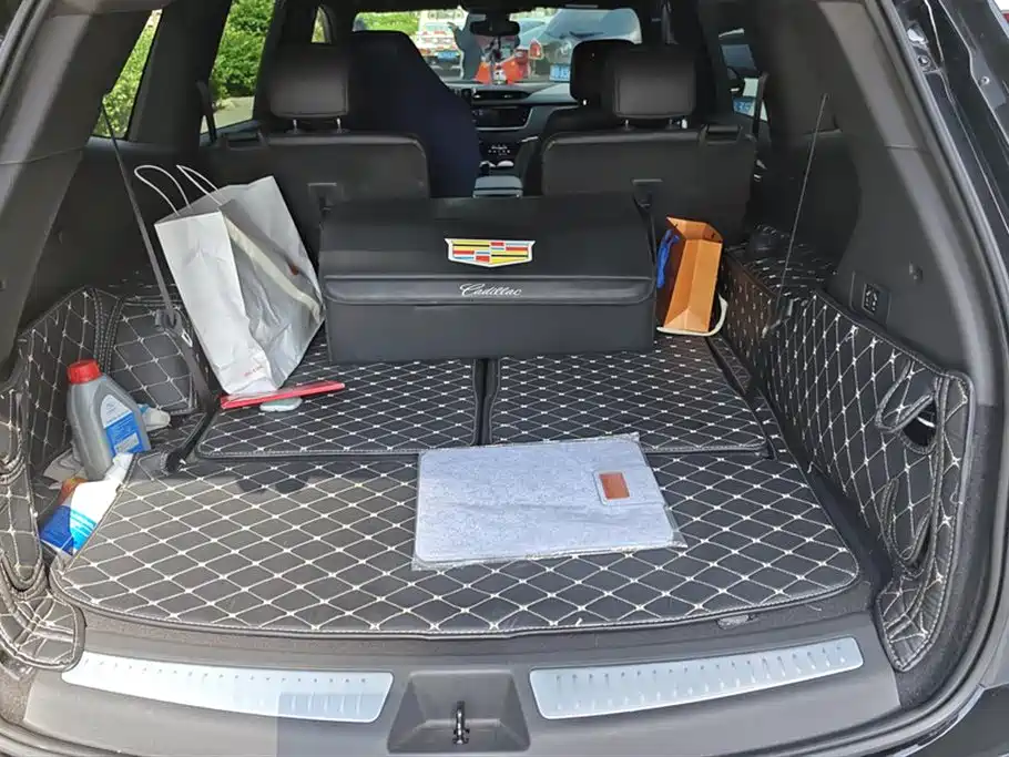 Cadillac XT6 2020 28T мест