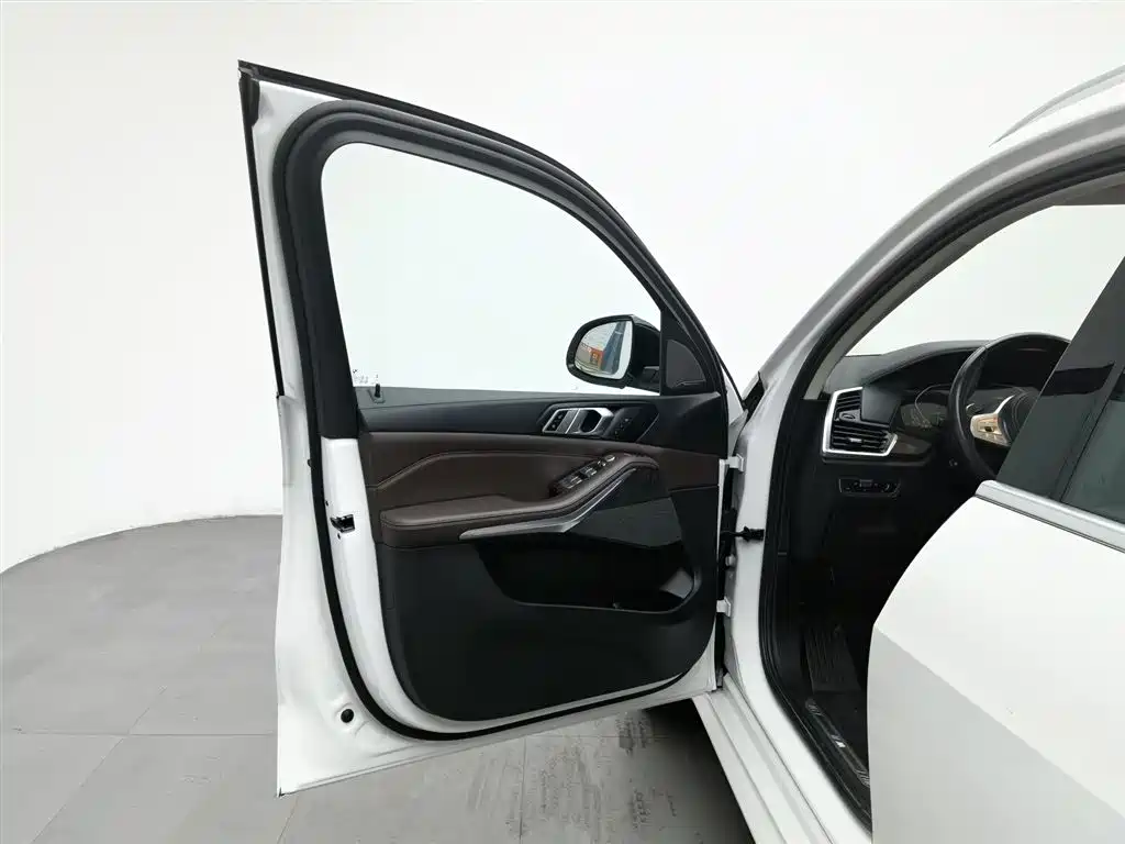 BMW X5 2022 xDrive 30Li M Sport