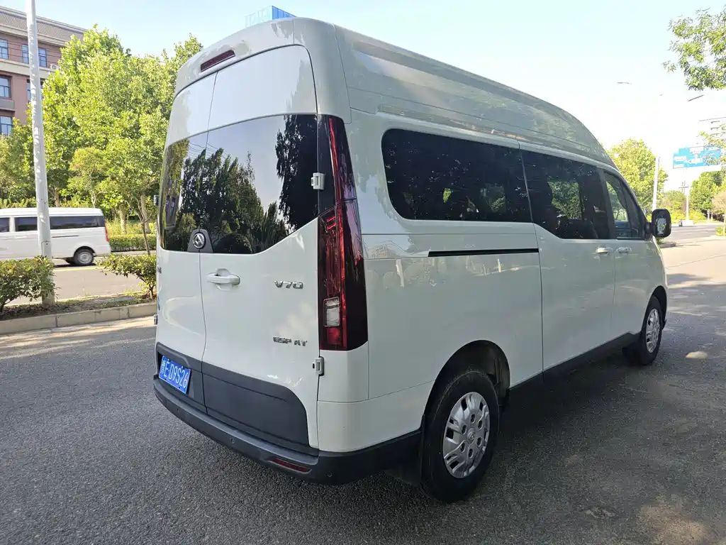 Maxus V70 2023 2.0T Elite AT 6/7 мест