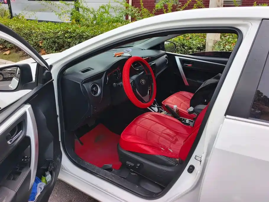 Toyota Corolla Hybrid — миниатюра 9