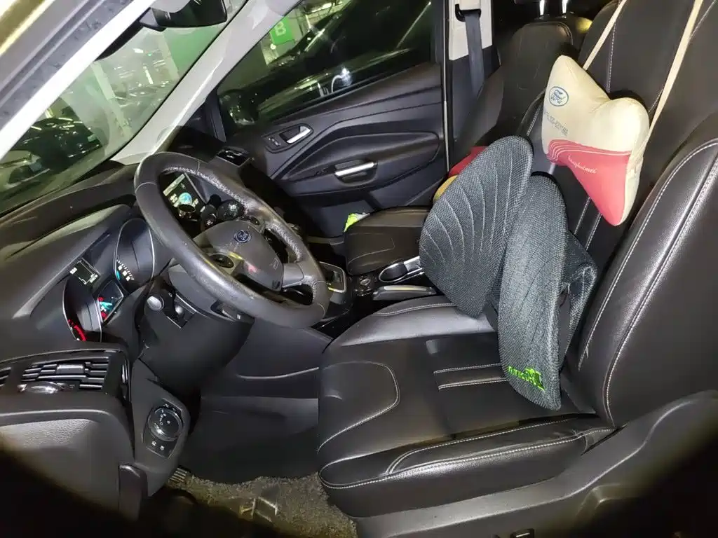 Ford Kuga — миниатюра 16