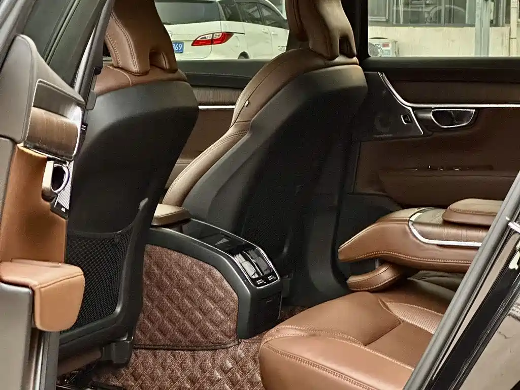 Volvo S90 — миниатюра 6