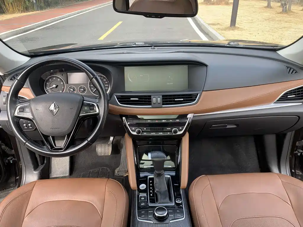 Borgward BX7 — миниатюра 11