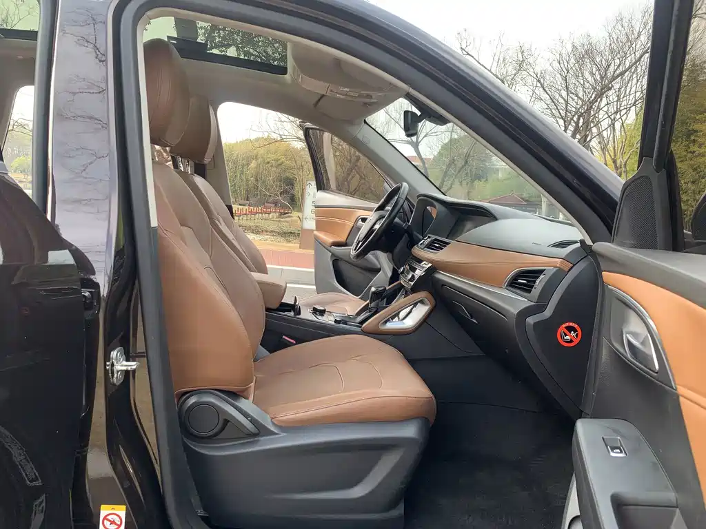 Borgward BX7 — миниатюра 16