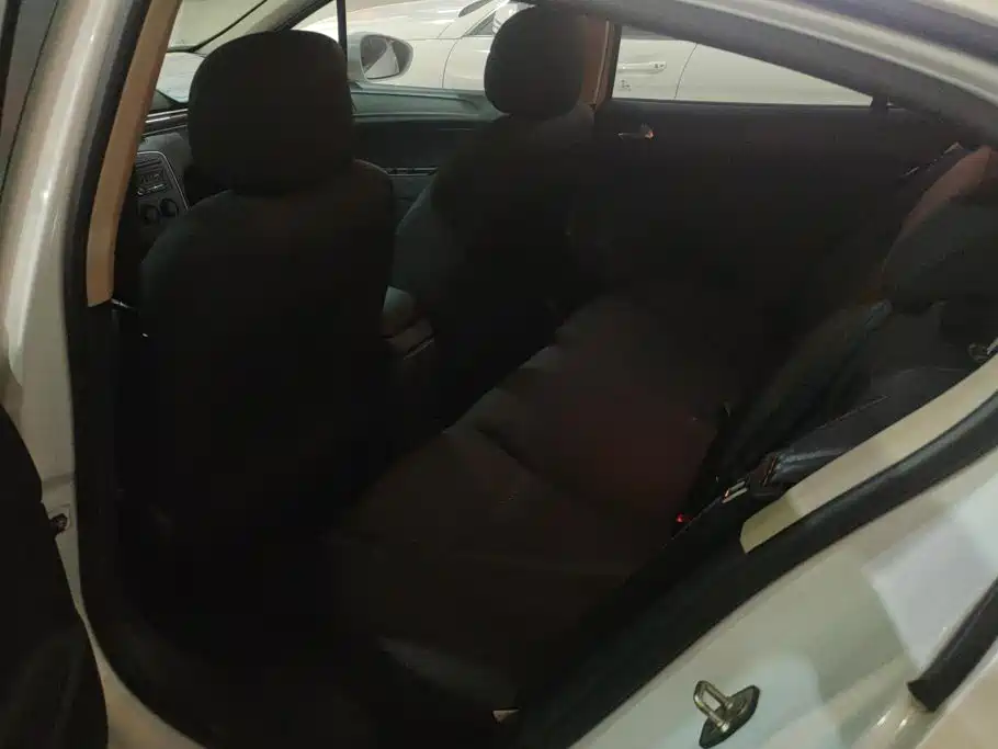 Peugeot 308 — миниатюра 11