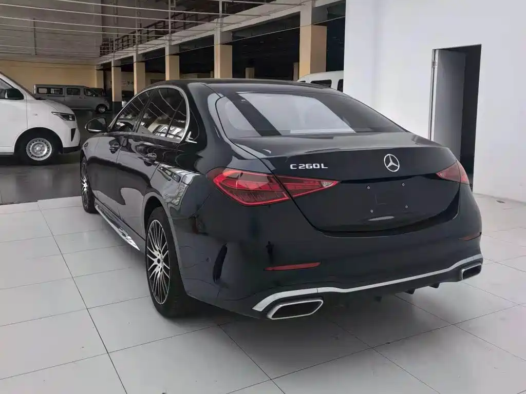 Mercedes-Benz C-Class — миниатюра 7