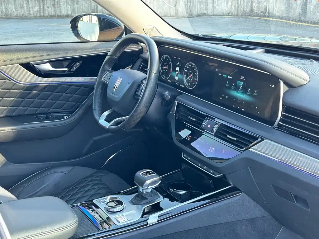 Hongqi HS5 2019 2.0T