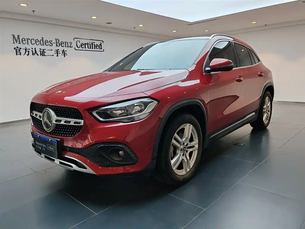 MERCEDES-BENZ  GLA