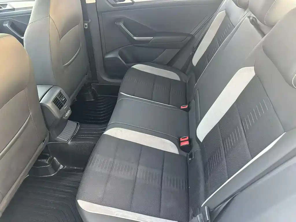 VOLKSWAGEN T ROC EXPLORING SONGS