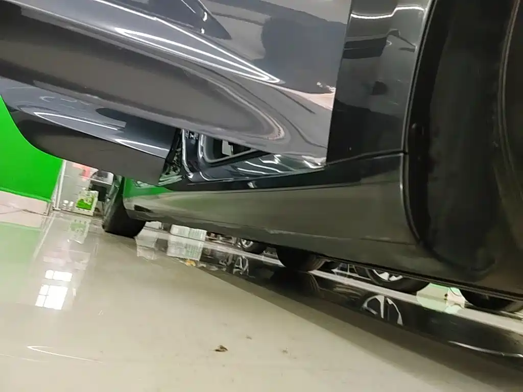 Tesla Model 3 — миниатюра 21
