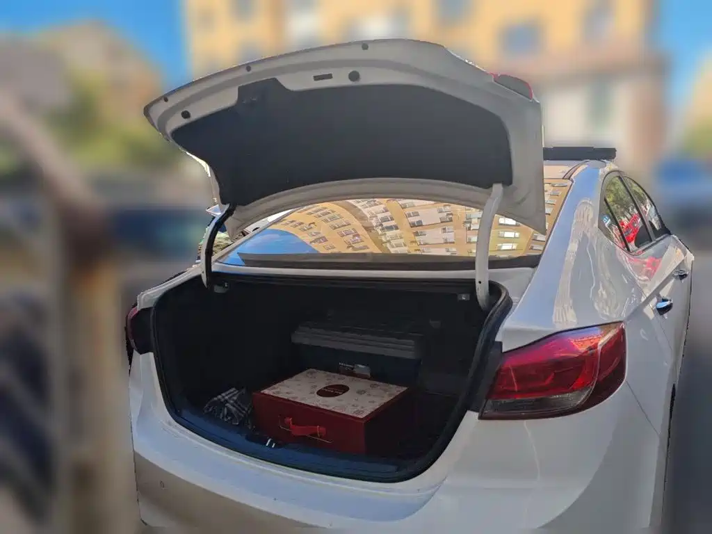Hyundai Elantra — миниатюра 15