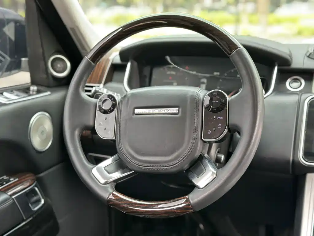Land Rover Range Rover — миниатюра 7