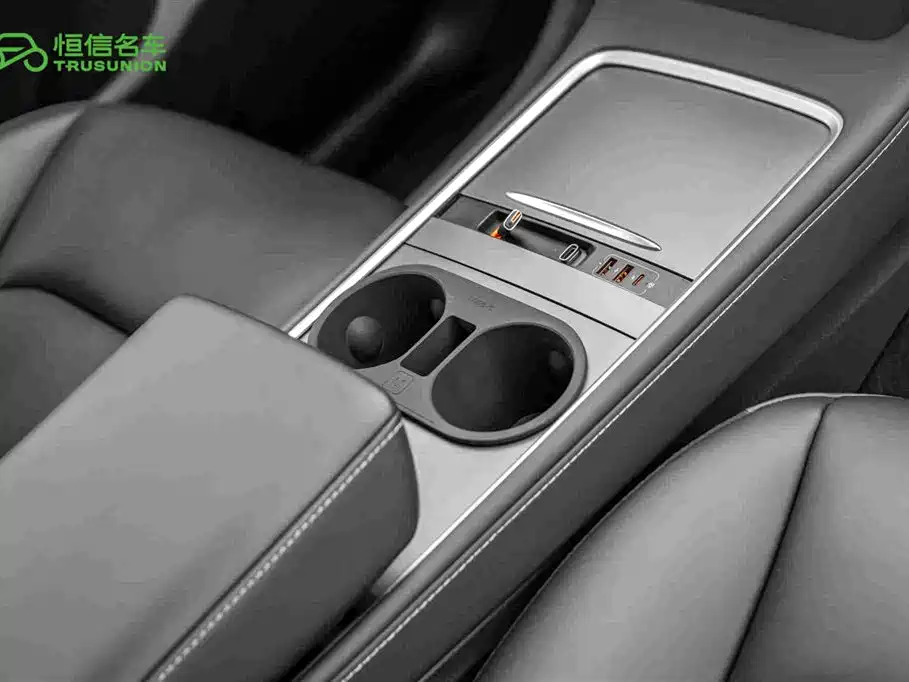 Tesla Model Y — миниатюра 19
