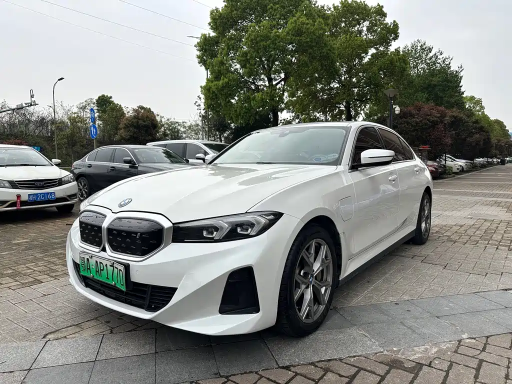 BMW i3 2024