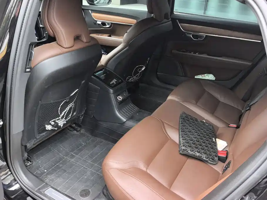 Volvo S90 PHEV — миниатюра 11