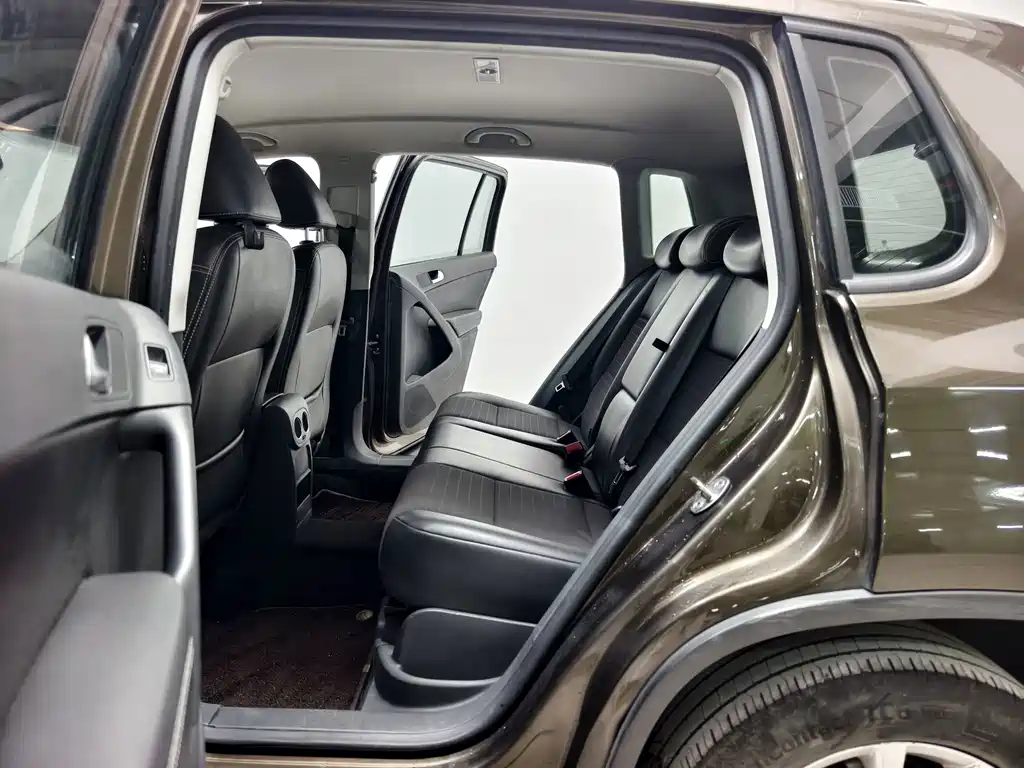 Volkswagen Tiguan — миниатюра 12