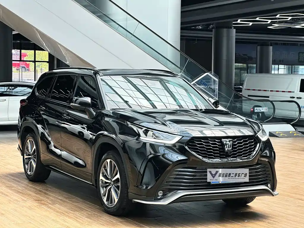 Toyota Crown Kluger — миниатюра 3