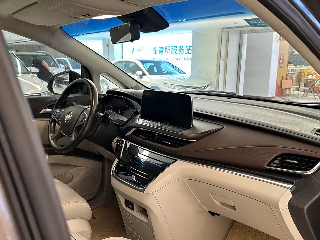 Buick GL8 — миниатюра 12