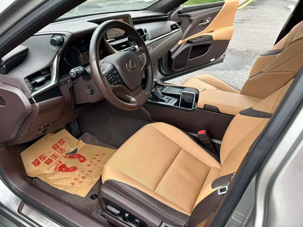 Lexus ES — миниатюра 7