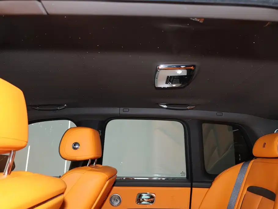 Rolls-Royce Cullinan — миниатюра 13