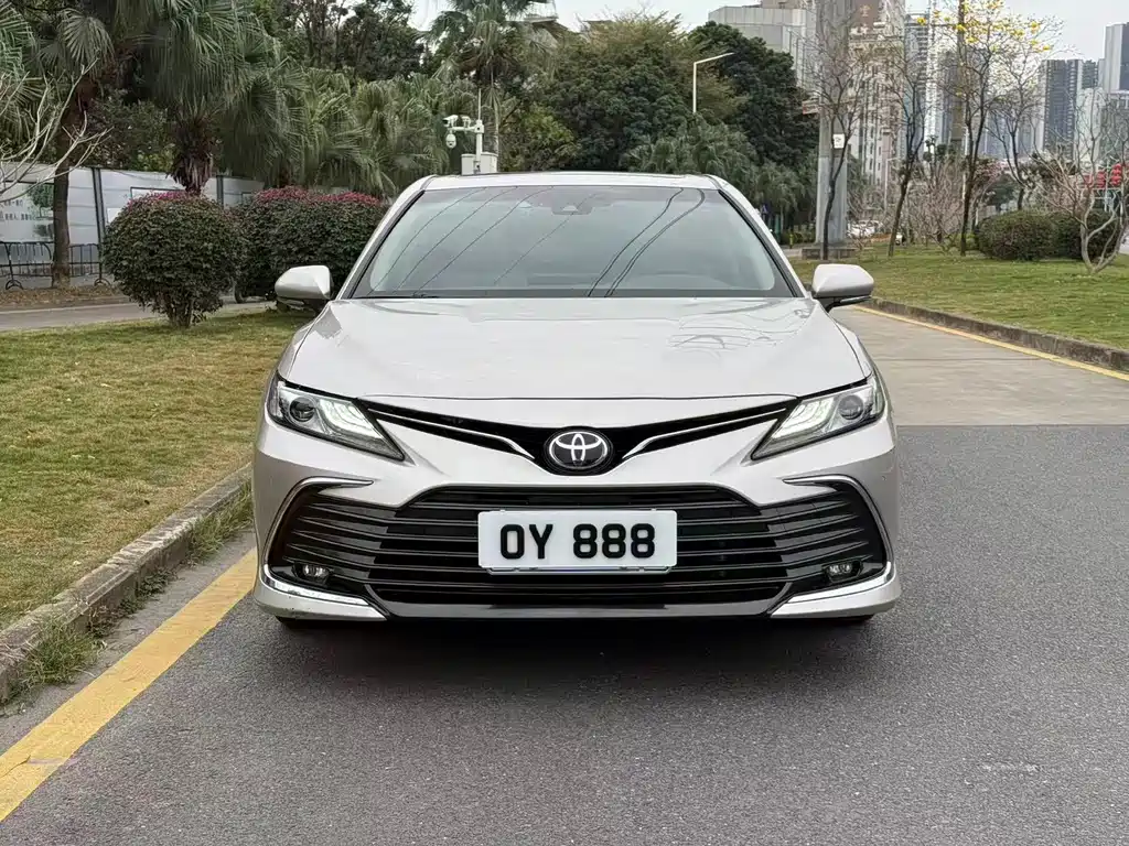 TOYOTA CAMRY