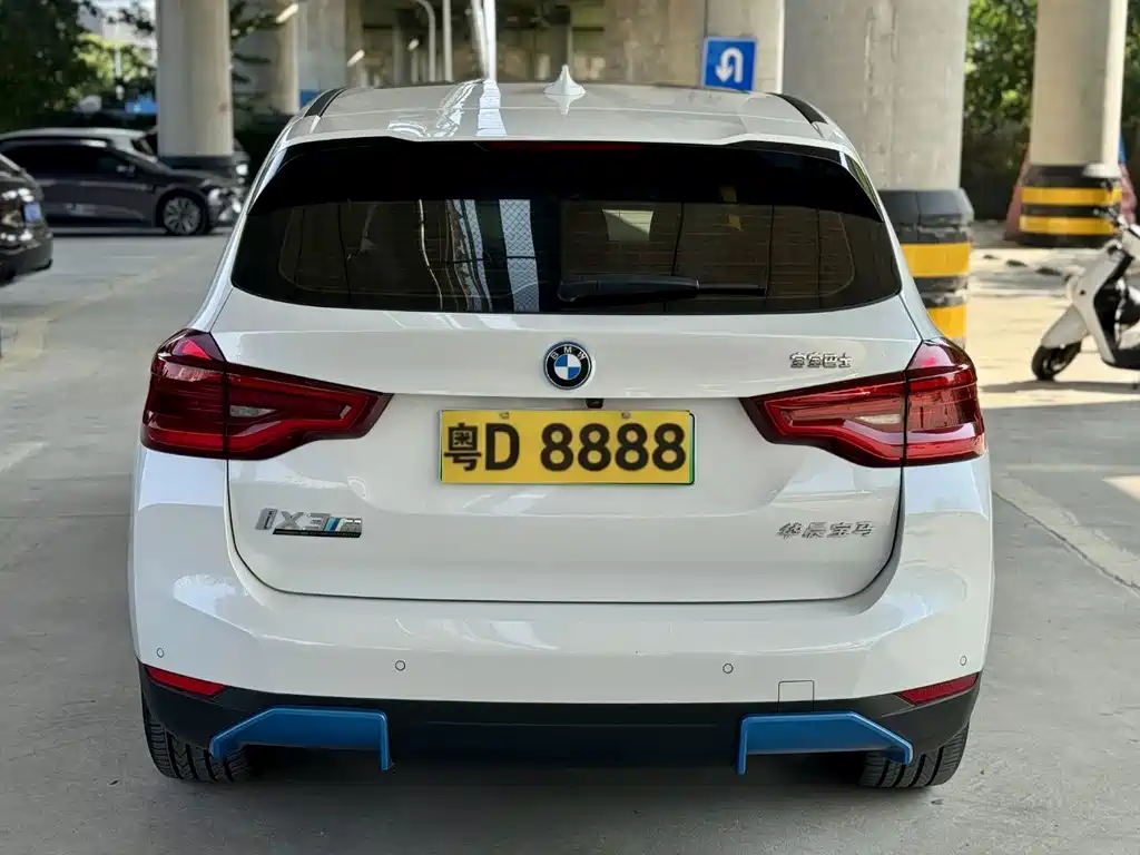 BMW iX3 — миниатюра 4
