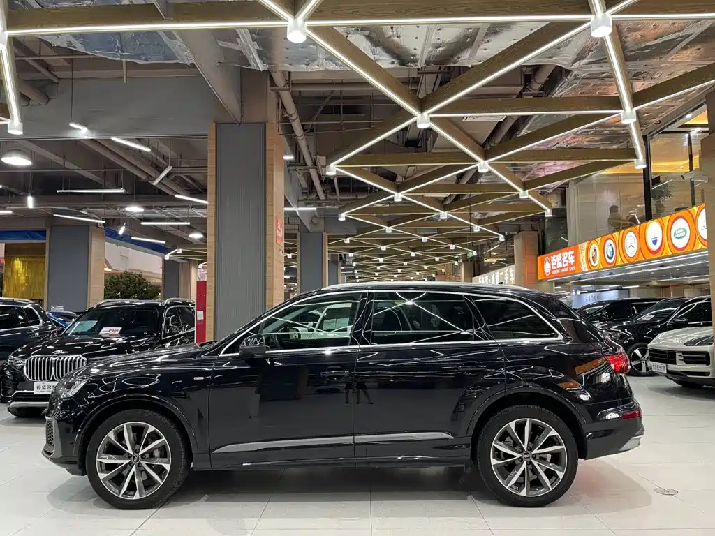 Audi Q7 — миниатюра 13