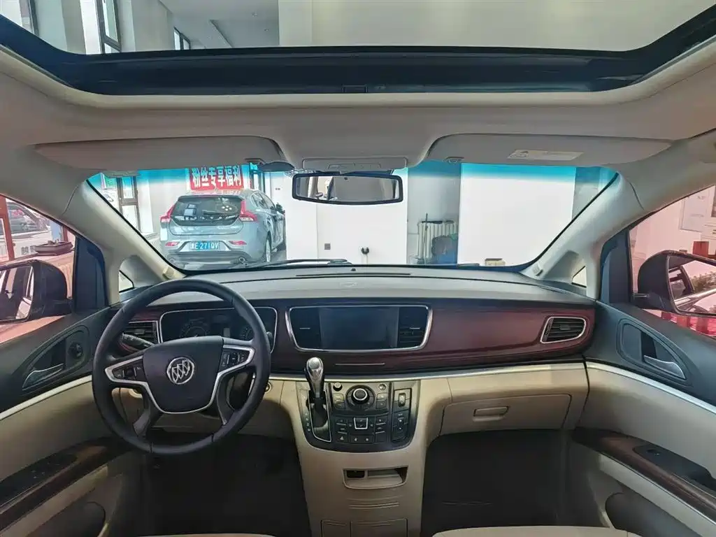 Buick GL8 2017 25S Luxury V