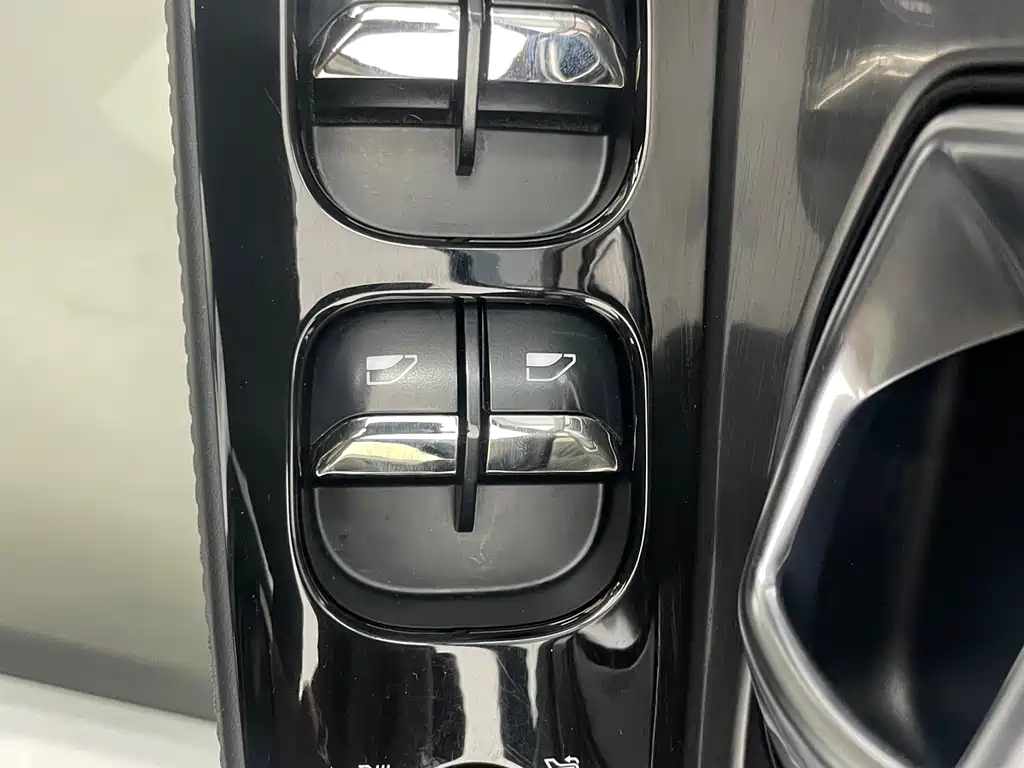 NIO ES8