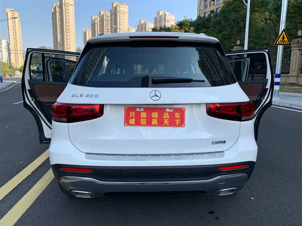 MERCEDES-BENZ GLB