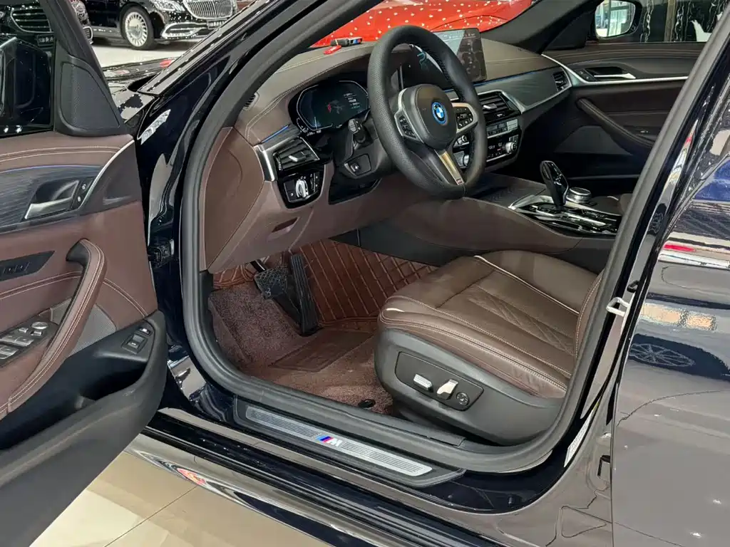 BMW 5 Series 5 2022 535Le M Sport