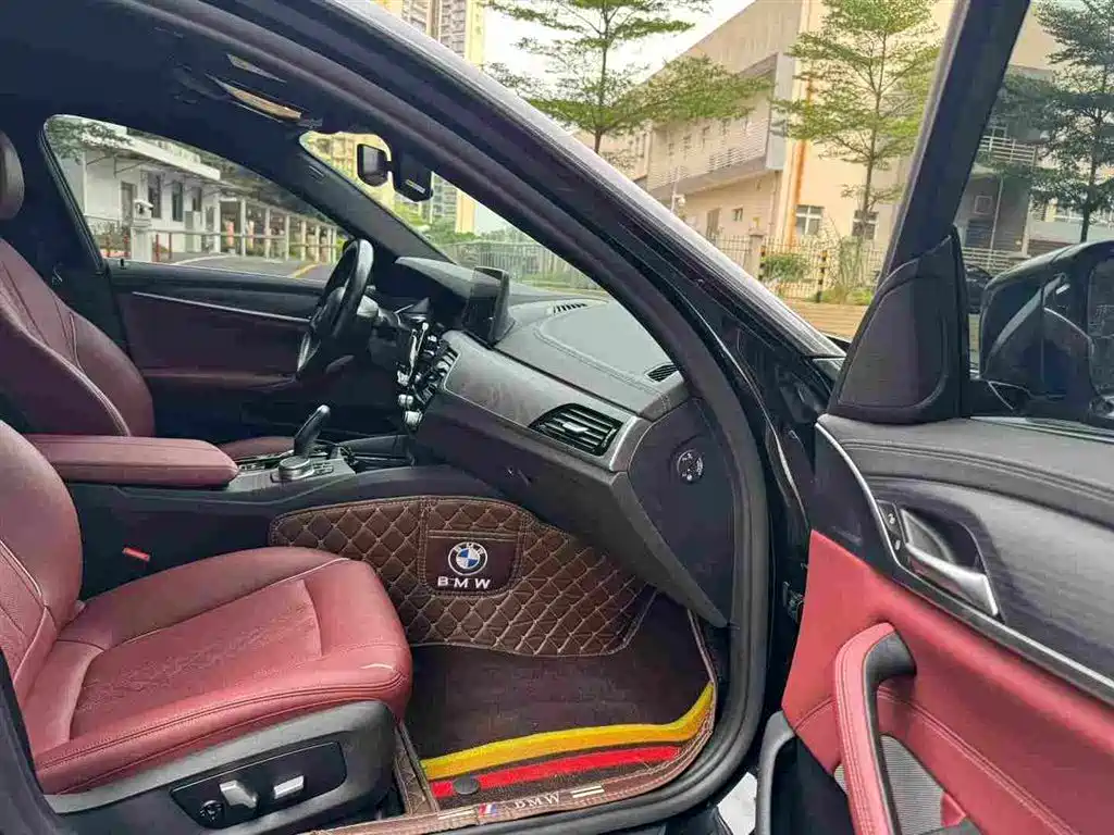 BMW 5 Series New Energy — миниатюра 8