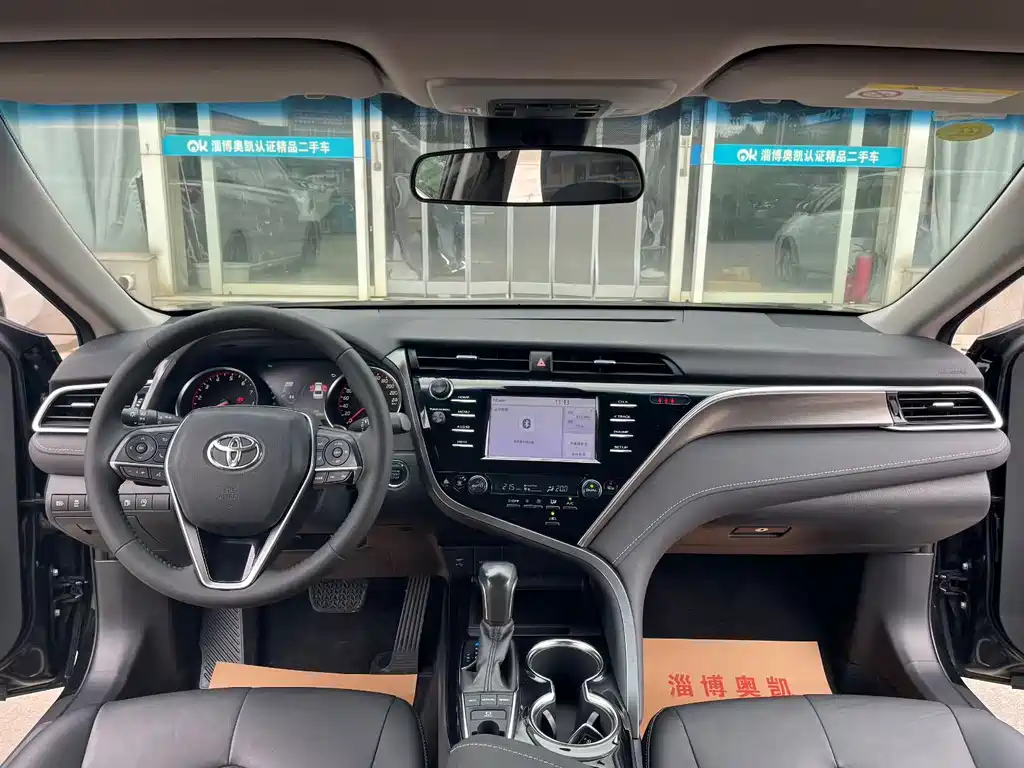 TOYOTA CAMRY