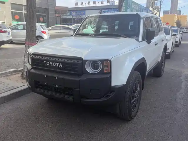 TOYOTA PRADO 2025