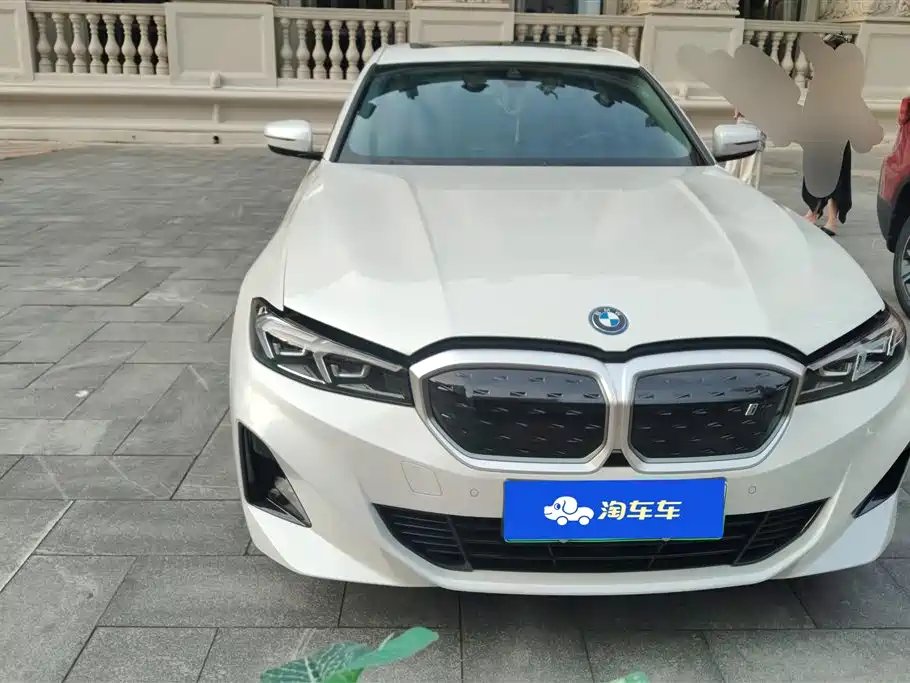 BMW i3 2022 eDrive 35 L