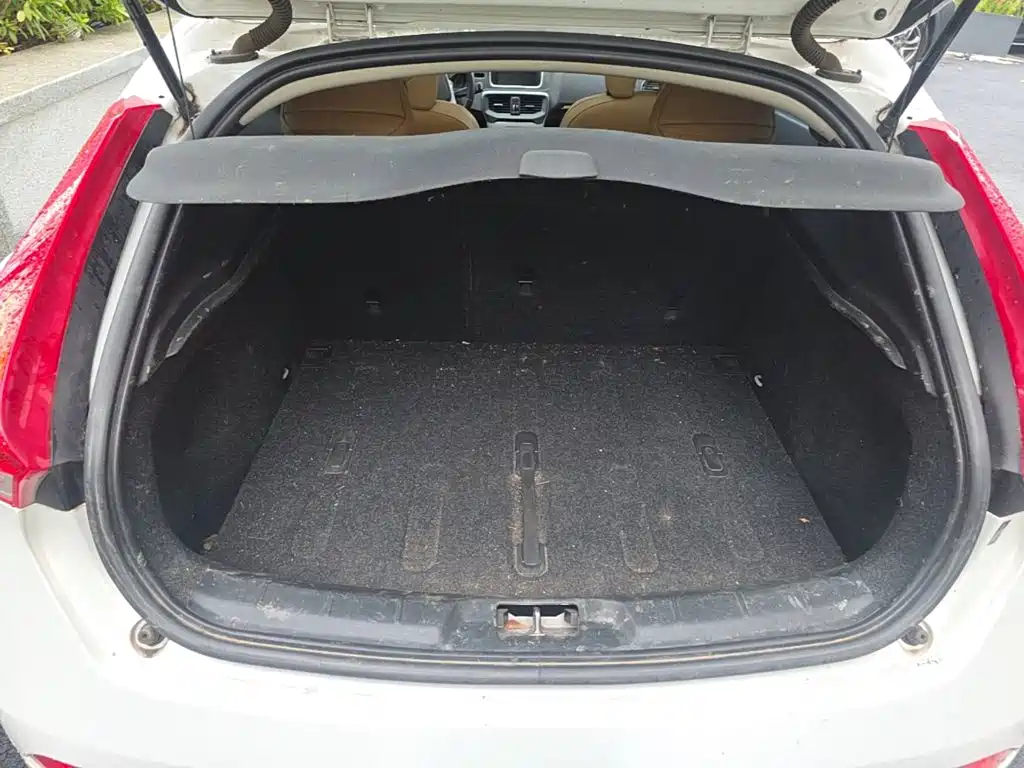 Volvo V40 — миниатюра 19